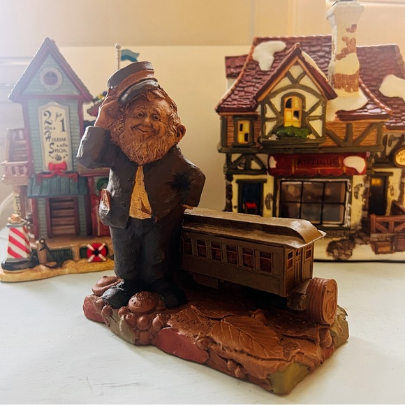 TOM CLARK Gnome Pullman Train Conductor Whimsical Whimsy Vintage Decor - Picture 2 of 7